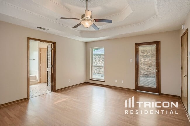 Building Photo - 420 Hillcroft Cir