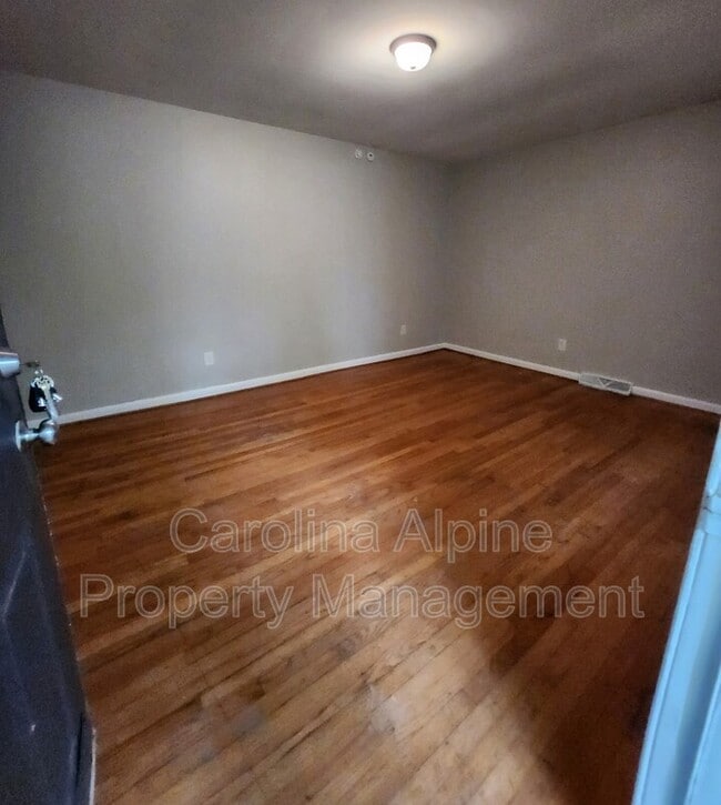 Building Photo - 6207 Snowcrest Ct