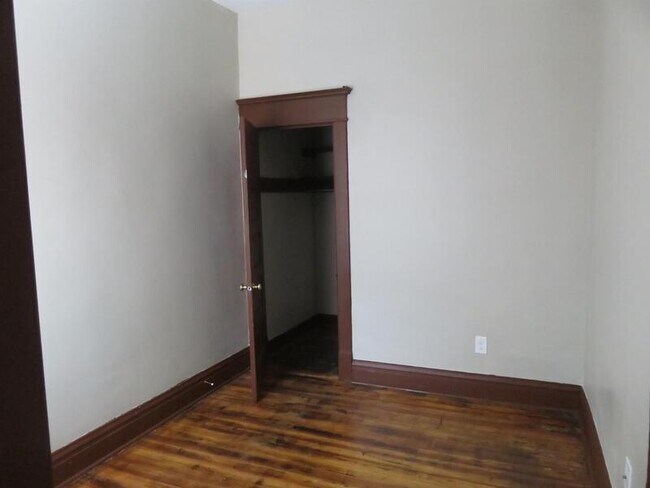 Foto del edificio - 604 W 3rd St