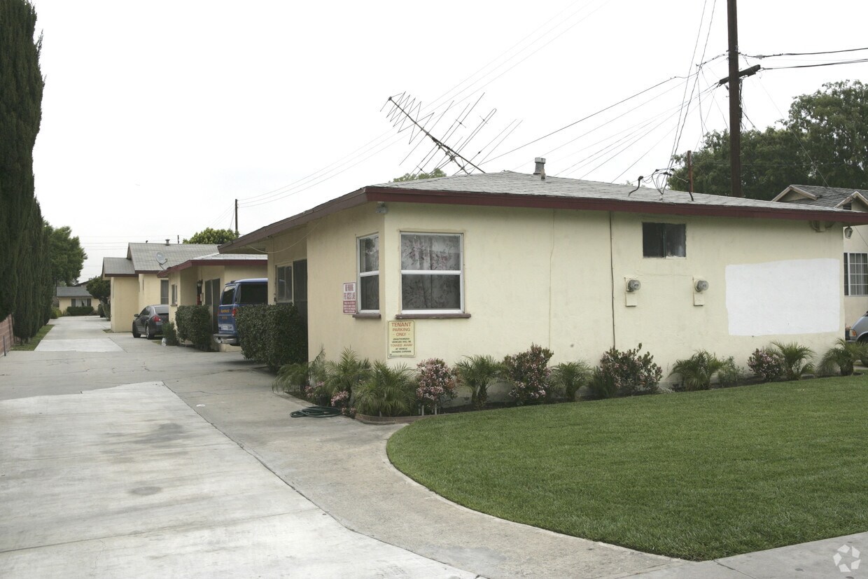 Foto principal - 4821-4825 Santa Ana St