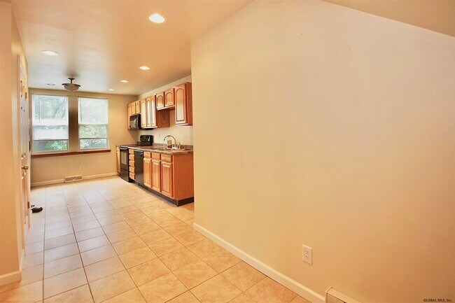 Foto del edificio - 7988 Mariaville Rd