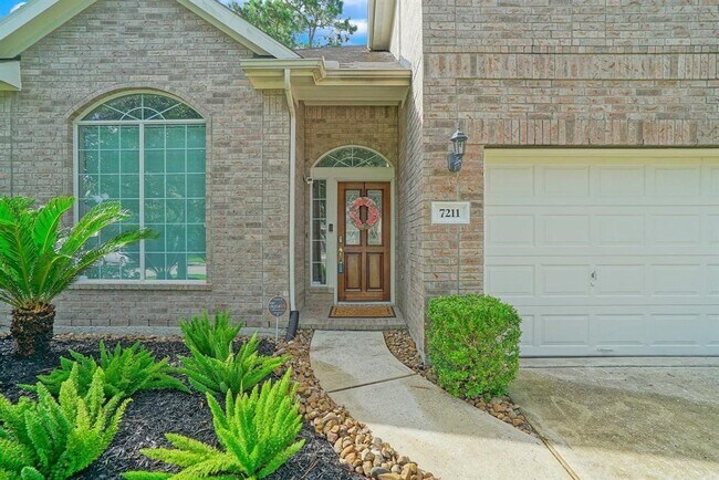 Foto del edificio - 7211 Emerald Run Ln