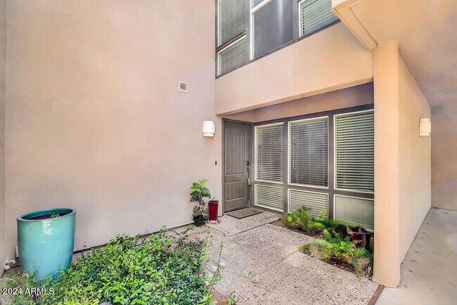 Foto del edificio - 5661 N 79th St