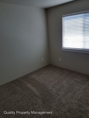 Foto del edificio - 524-524 Gray Ct