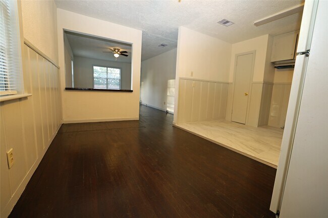 Foto del edificio - 21702 E Memorial Dr