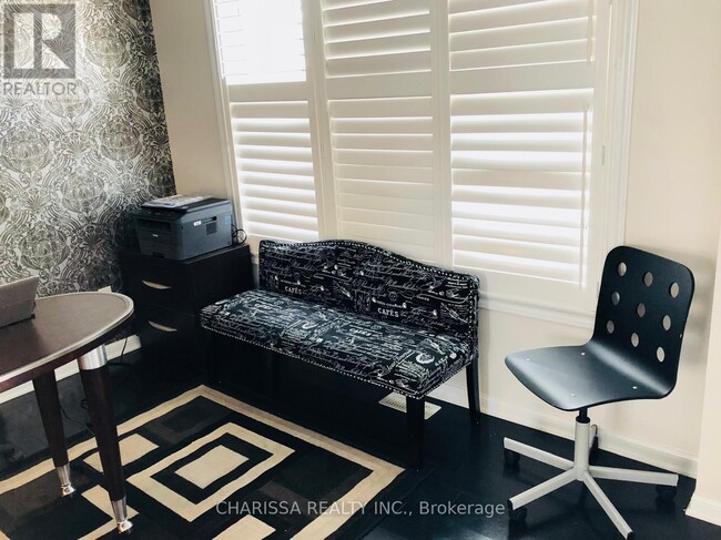 Building Photo - 945 Farmstead Dr