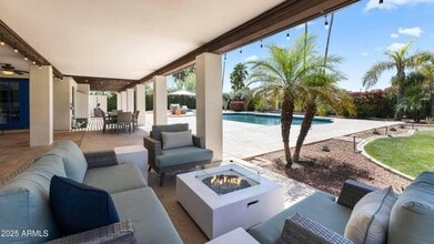 Building Photo - 7363 E Paradise Dr