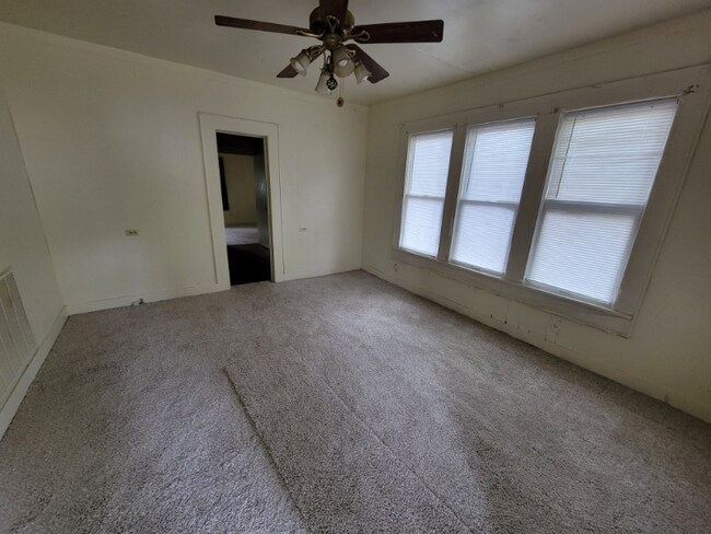 Foto del edificio - 915 E 14th St