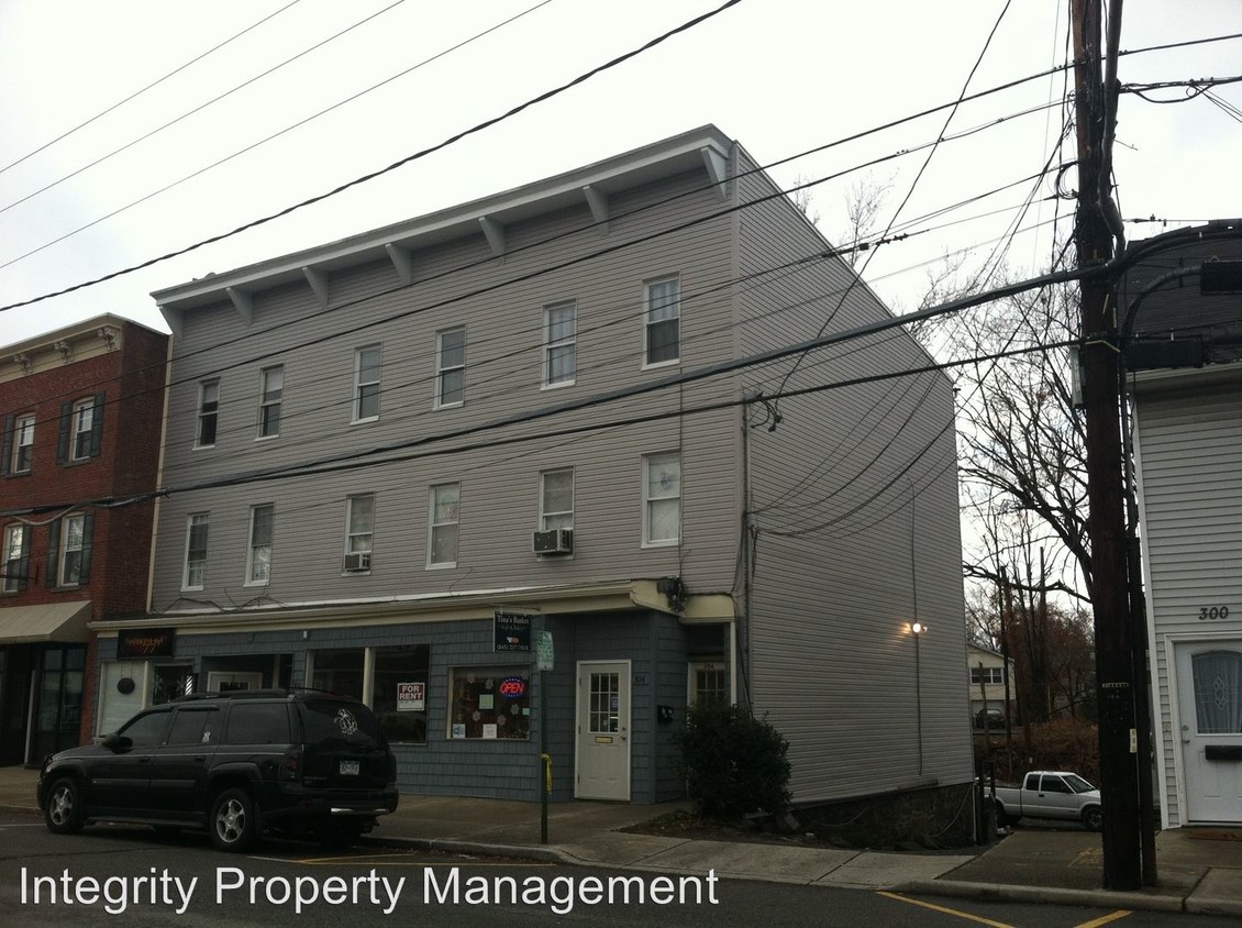 Primary Photo - 304-308-308 Main St