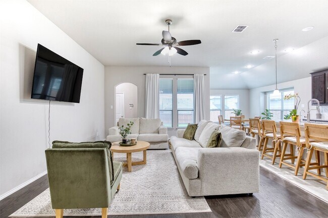 Building Photo - 2846 Hudson Dr