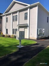 Building Photo - 775 Main St