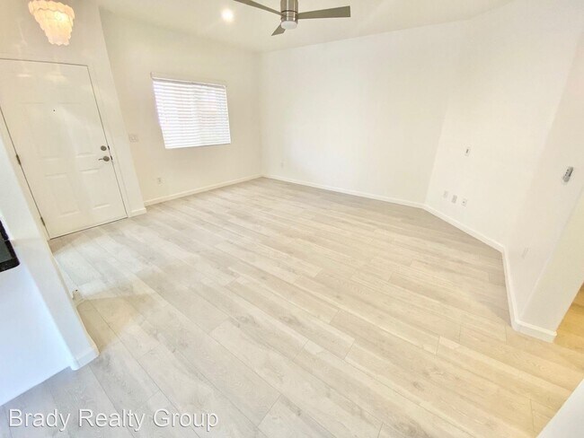 Building Photo - 2 br, 2 bath House - 10524 Pine Glen #102