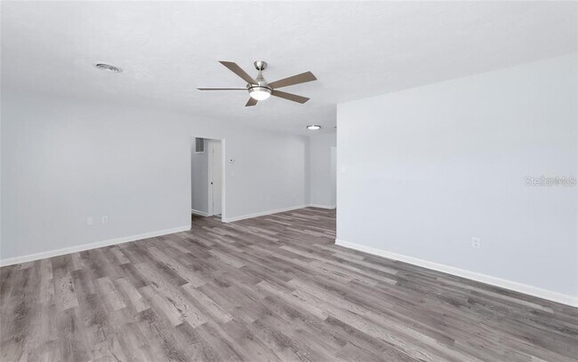 Building Photo - 4505 18th Ave W