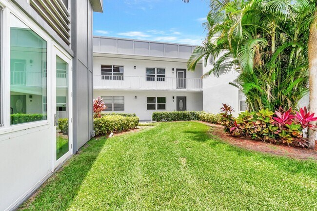 Foto del edificio - 422 Normandy Ln