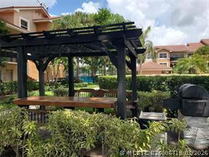Foto del edificio - 8871 Wiles Rd