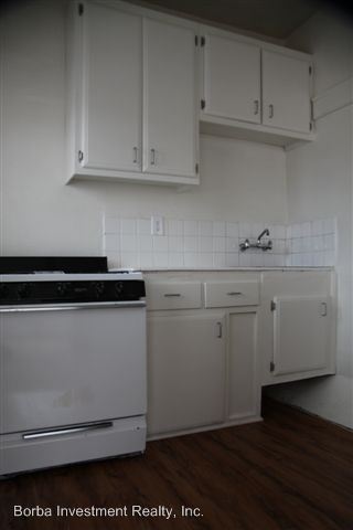 Building Photo - 910 Pine Ave