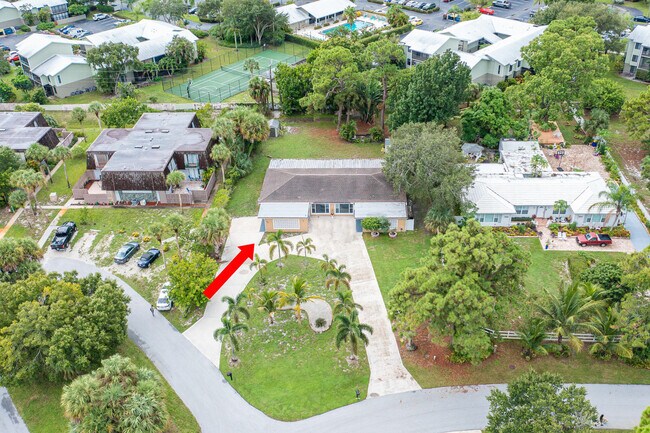 Foto del edificio - 820 NW 10th Terrace