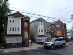 Primary Photo - 558 13th Ave