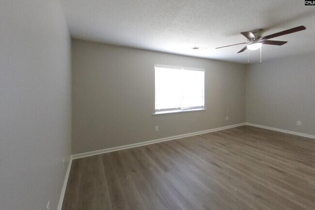 Building Photo - 142 Quiet Grove Dr