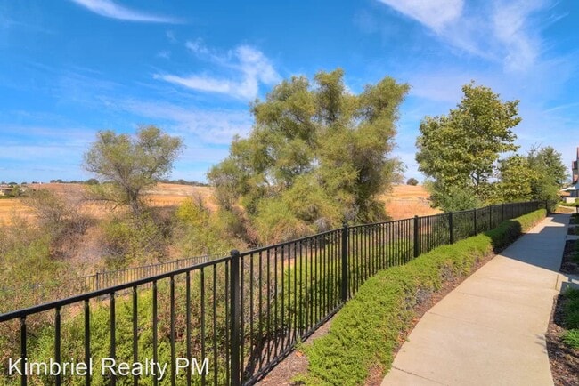 Building Photo - 3 br, 2.5 bath House - 1504 Esplanade Cir