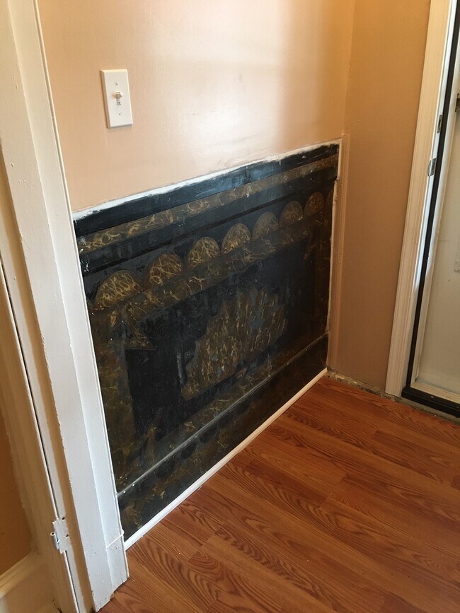 Foyer detail - 1344 S 46th St