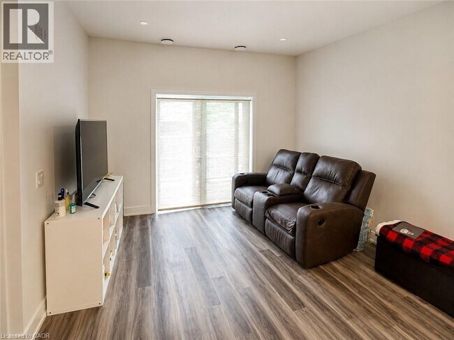 Building Photo - 1100 Lackner Pl
