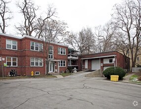 Building Photo - 2 Oaklawn Ave