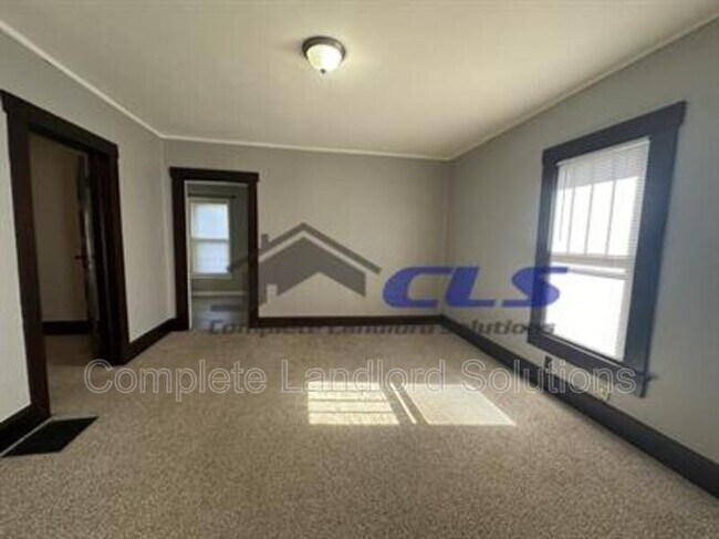 Foto del edificio - 1526 Woodley Ave