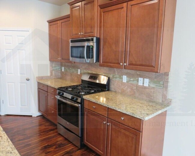 Building Photo - Gorgeous 4 Bedroom home located in Puyallup!