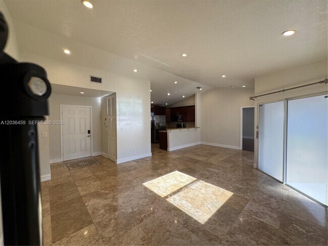 Foto del edificio - 11838 NW 13th St