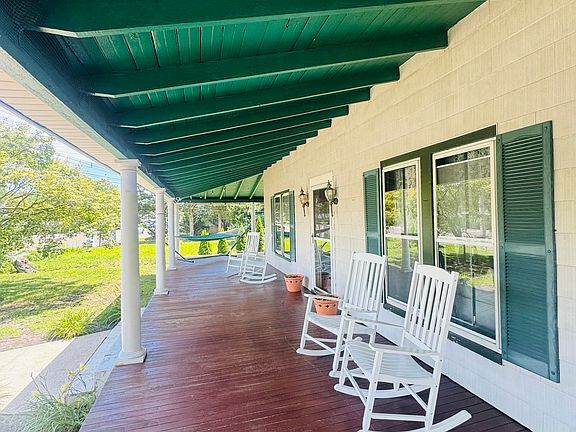 Building Photo - 1511 River Rd