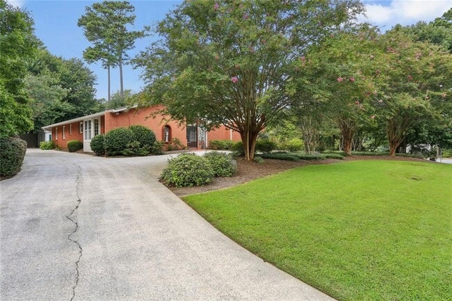 Foto del edificio - 5224 N Peachtree Rd