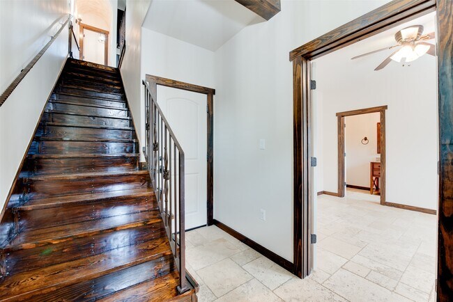 Foto del edificio - 905 W 22nd St