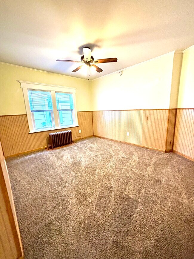 Living Room - 220 Stevenson St