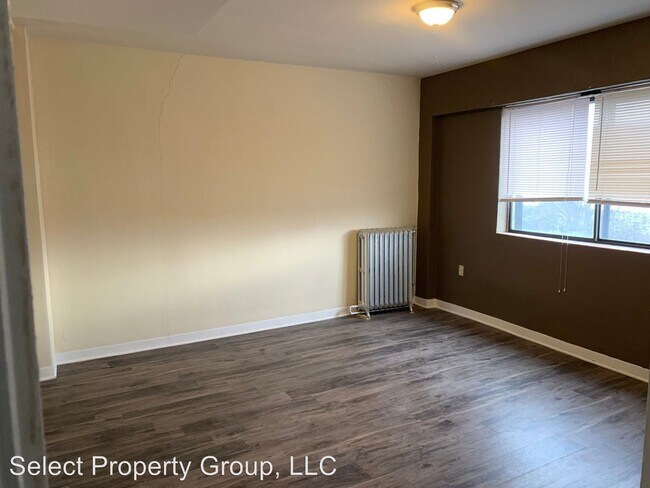 Foto del edificio - 3553 N Oakland Ave