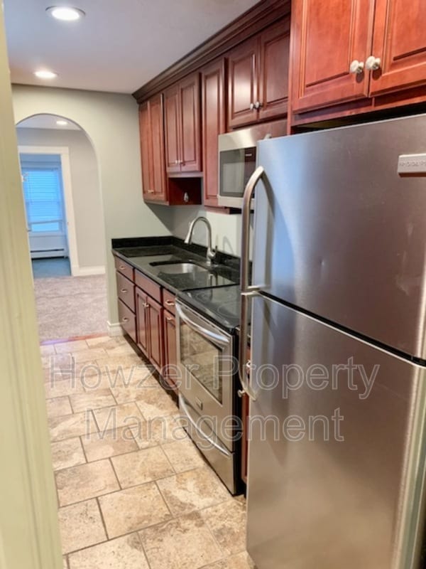 14 Perrin St Unit Apt 2R, Attleboro, MA 02703 Condo for Rent in