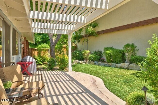 Foto del edificio - 1950 Rosewood Ct