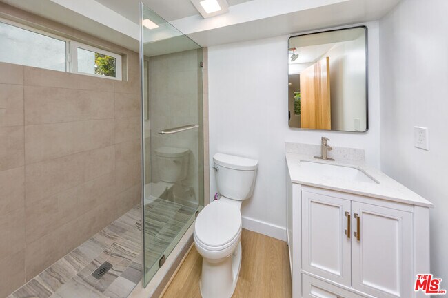 Foto del edificio - 2139 Kerwood Ave