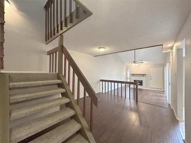 Foto del edificio - 13611 Garden Grove Ct