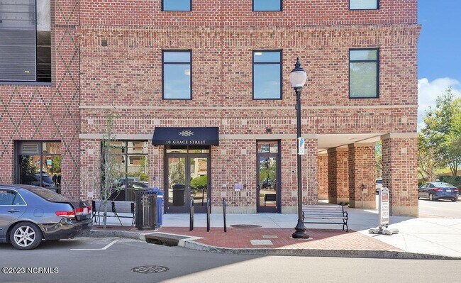 Foto del edificio - 10 Grace St