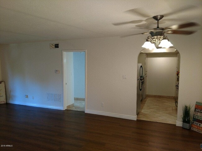Building Photo - 3825 E Camelback Rd