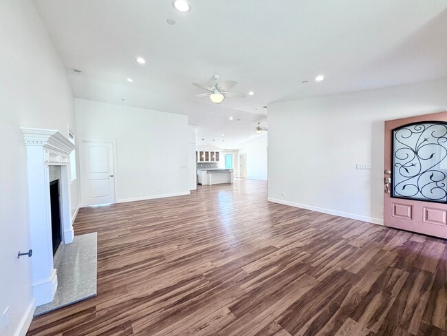 Building Photo - 5544 Crestone Ct