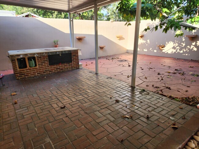 Foto del edificio - 43 NW 45th Ave