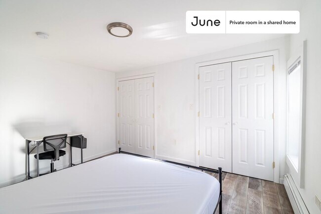 Foto del edificio - Room in Shared 5 bed/2 bath home in South Boston