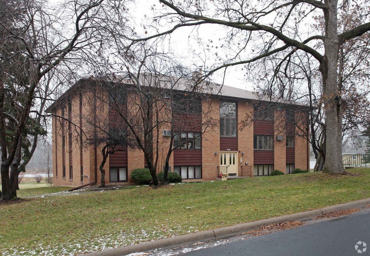 Building Photo - 2300-2320 Unity Ave N