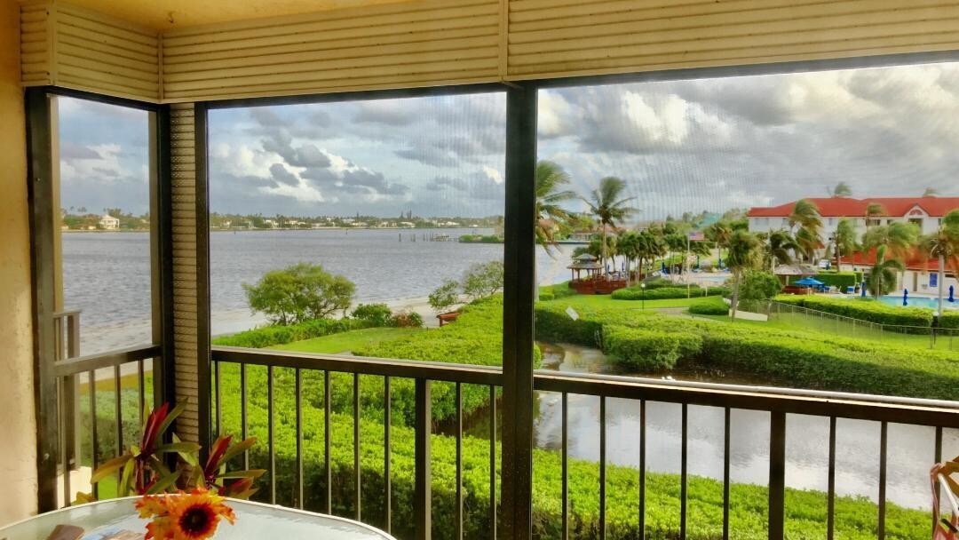 Foto principal - 7020 Half Moon Cir
