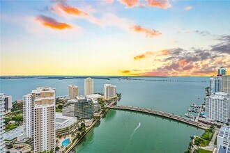 Building Photo - 495 Brickell Ave