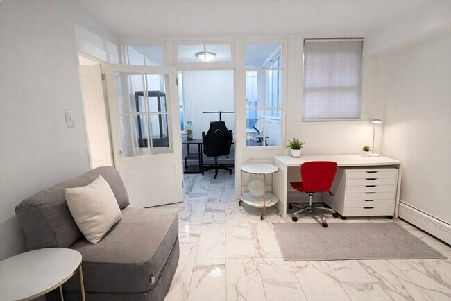 Foto del edificio - 133 Commonwealth Ave