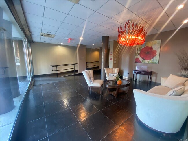 Foto del edificio - 116-11 Curzon Rd