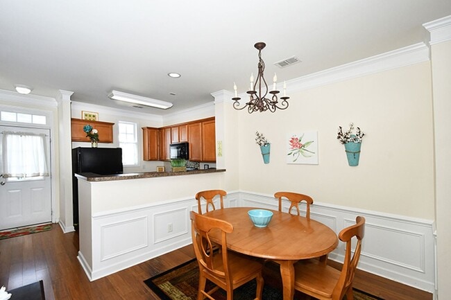 Foto del edificio - 8643 Beaver Creek Dr
